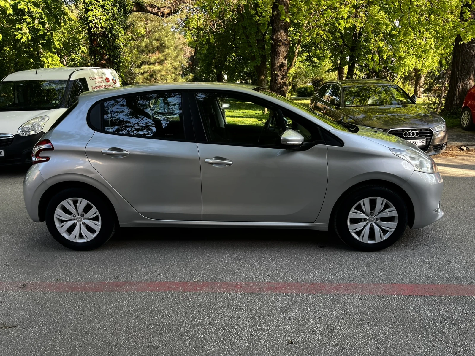 Peugeot 208 1.2 I 89000 km. | Mobile.bg � ����������� 4