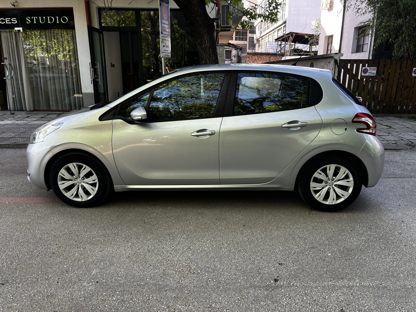 Peugeot 208 1.2 I 89000 km. | Mobile.bg � ����������� 7
