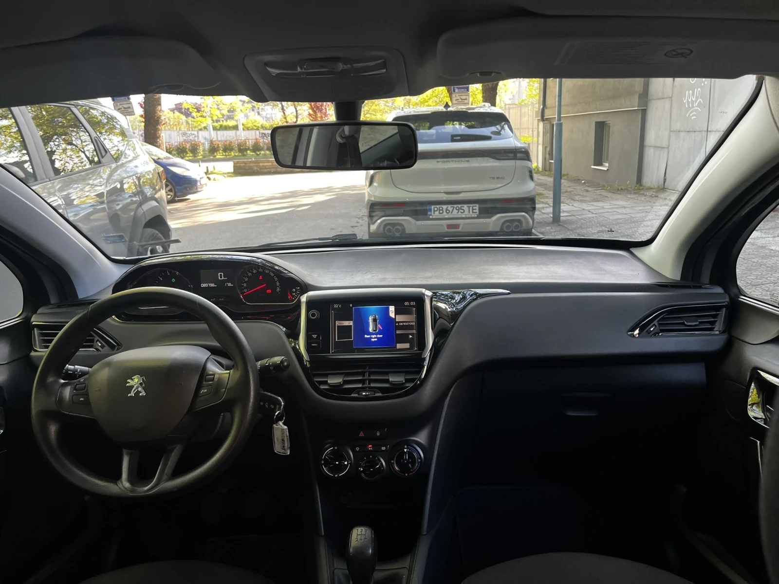 Peugeot 208 1.2 I 89000 km. | Mobile.bg � ����������� 11