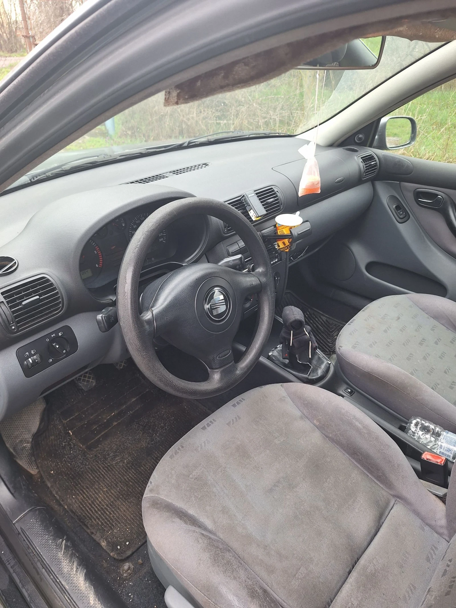 Seat Leon, снимка 5 - Автомобили и джипове - 54383732