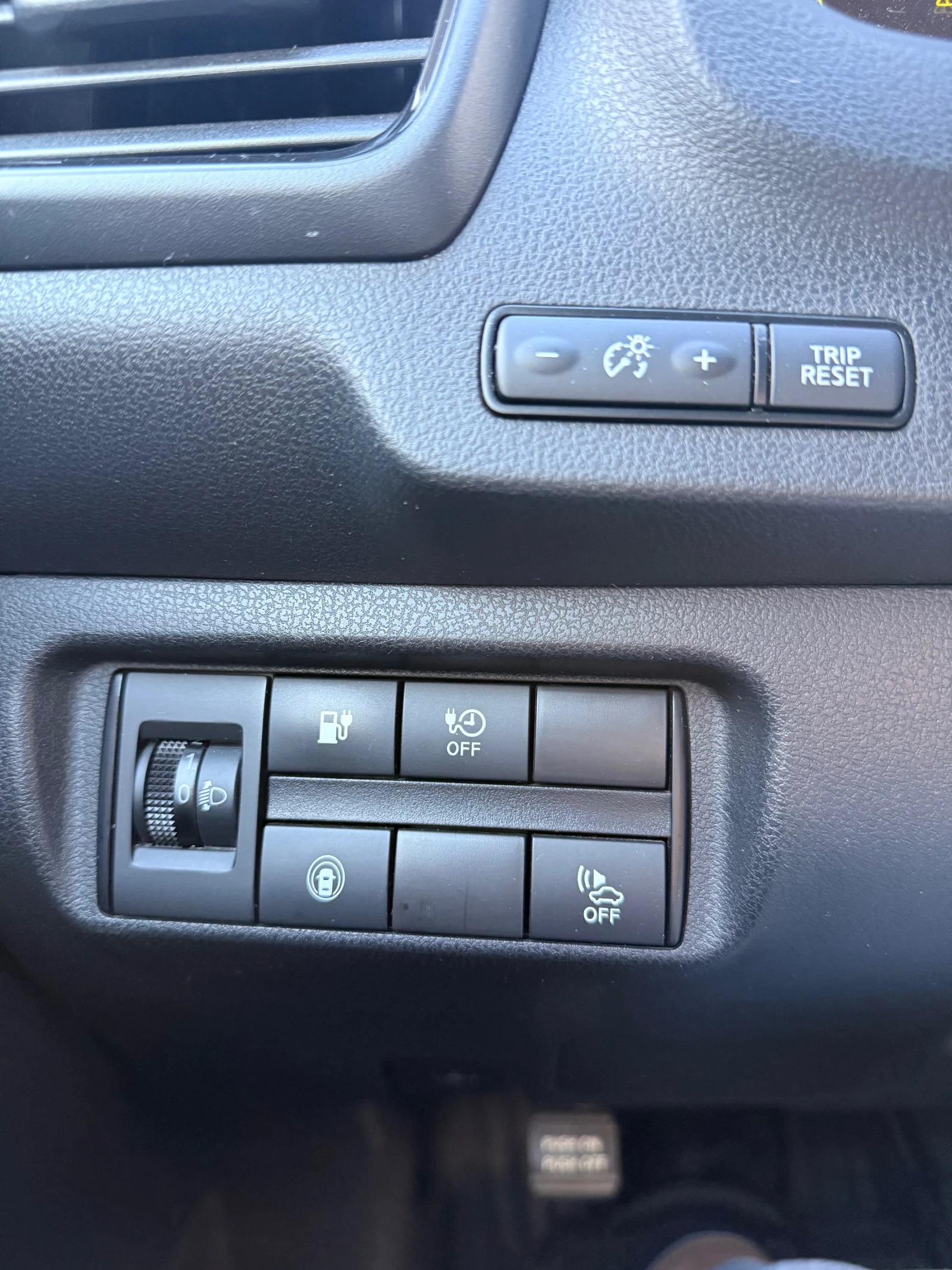 Nissan Leaf  117350км/ 40kwh / каско, снимка 15 - Автомобили и джипове - 54511839