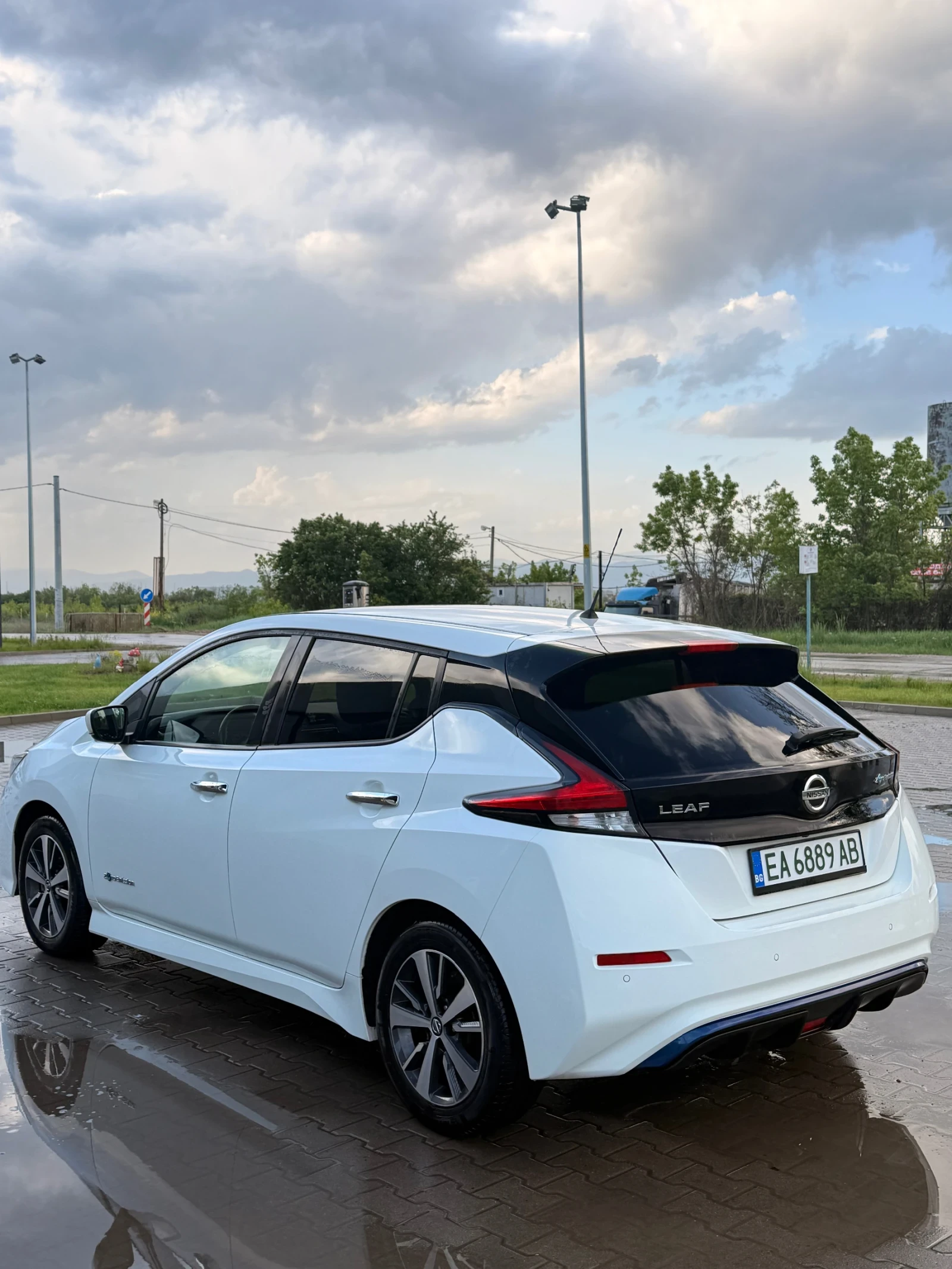 Nissan Leaf  117350км/ 40kwh / каско, снимка 4 - Автомобили и джипове - 54511839