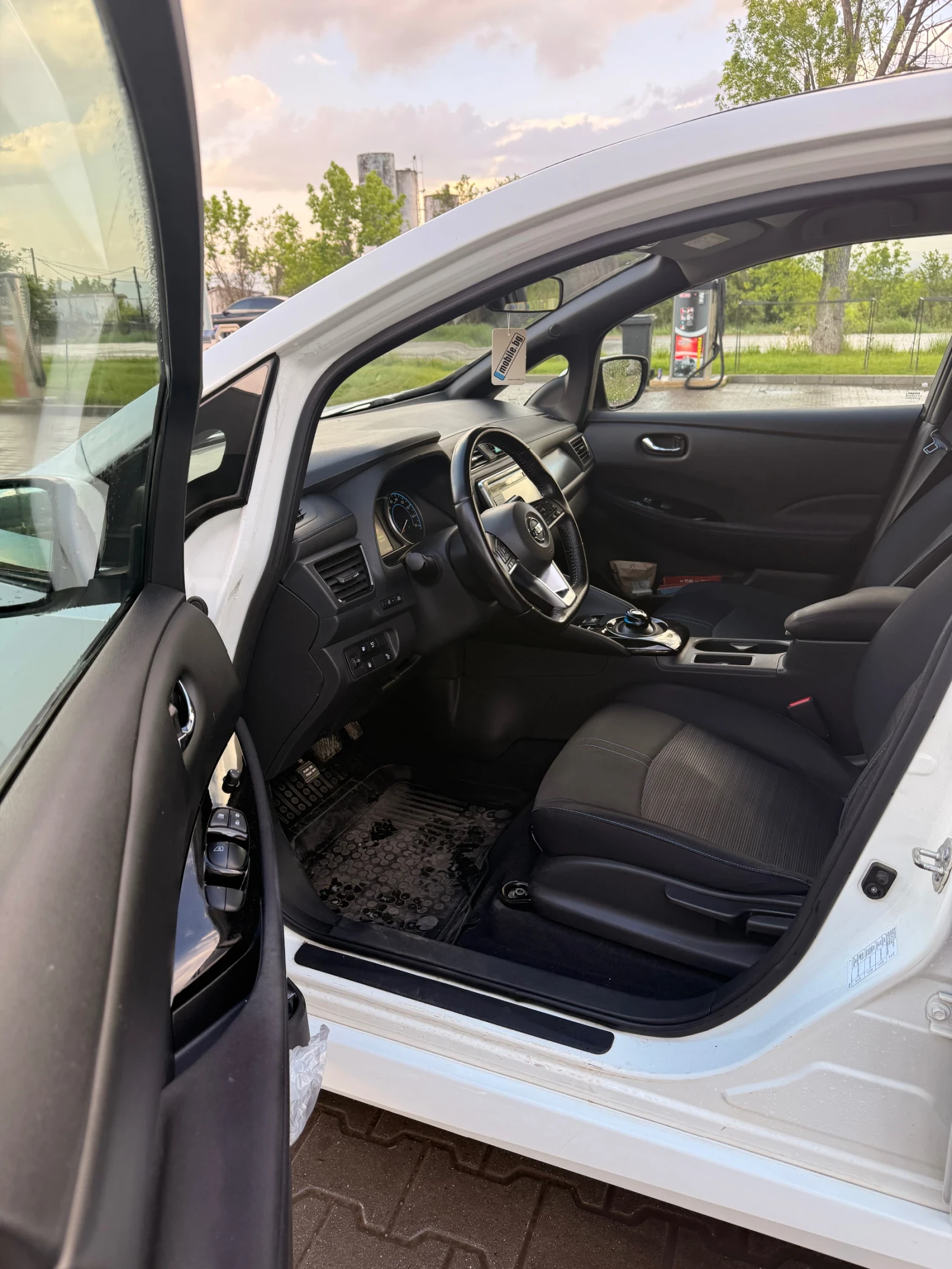 Nissan Leaf  117350км/ 40kwh / каско, снимка 7 - Автомобили и джипове - 54511839