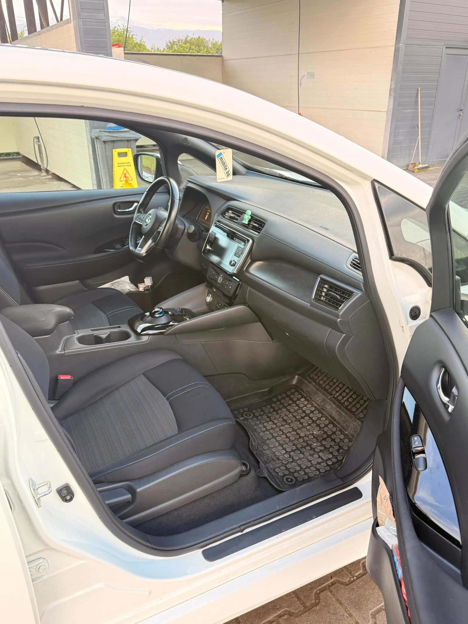 Nissan Leaf  117350км/ 40kwh / каско, снимка 10 - Автомобили и джипове - 54511839