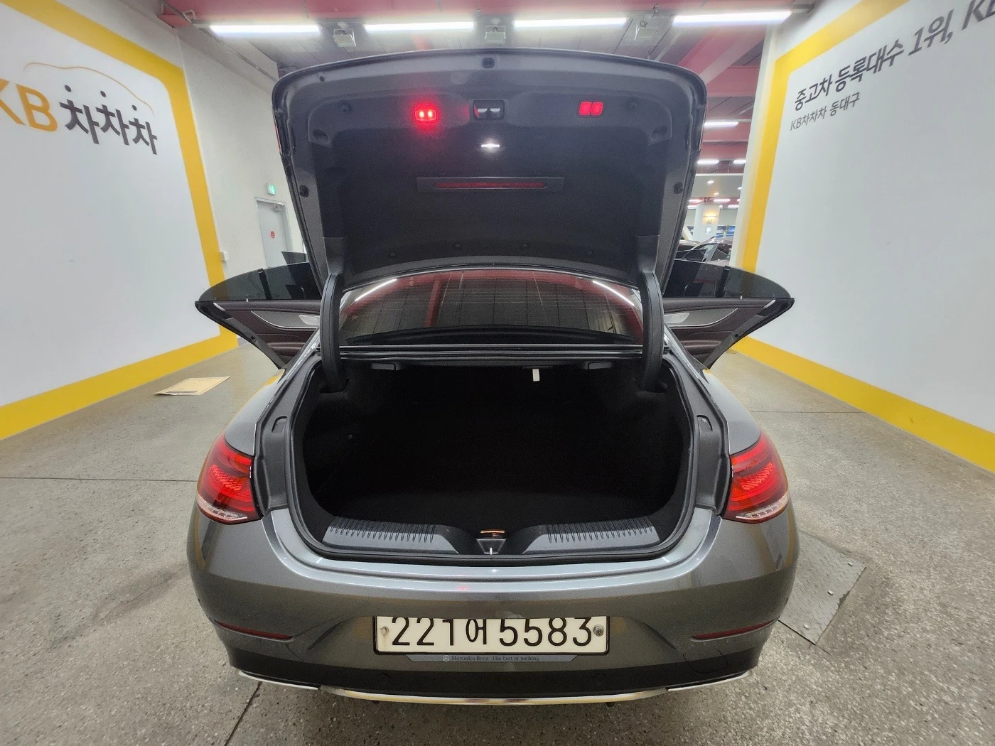 Mercedes-Benz CLS 300 D* Keyless* AMG Line * АВТОКРЕДИТ, снимка 7 - Автомобили и джипове - 54576482