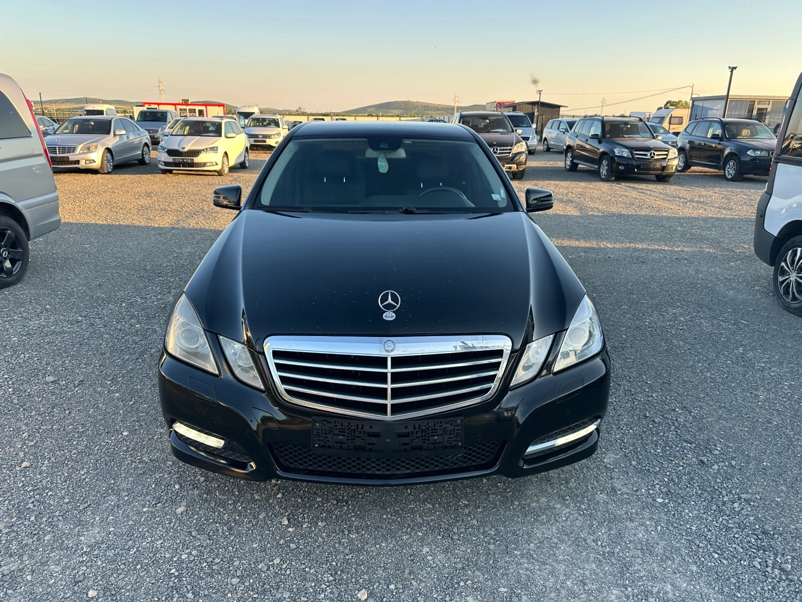 Mercedes-Benz E 220 AVANTGARDE* 2.2CDI* 170к.с* КОЖА* НАВИ, снимка 2 - Автомобили и джипове - 54682837