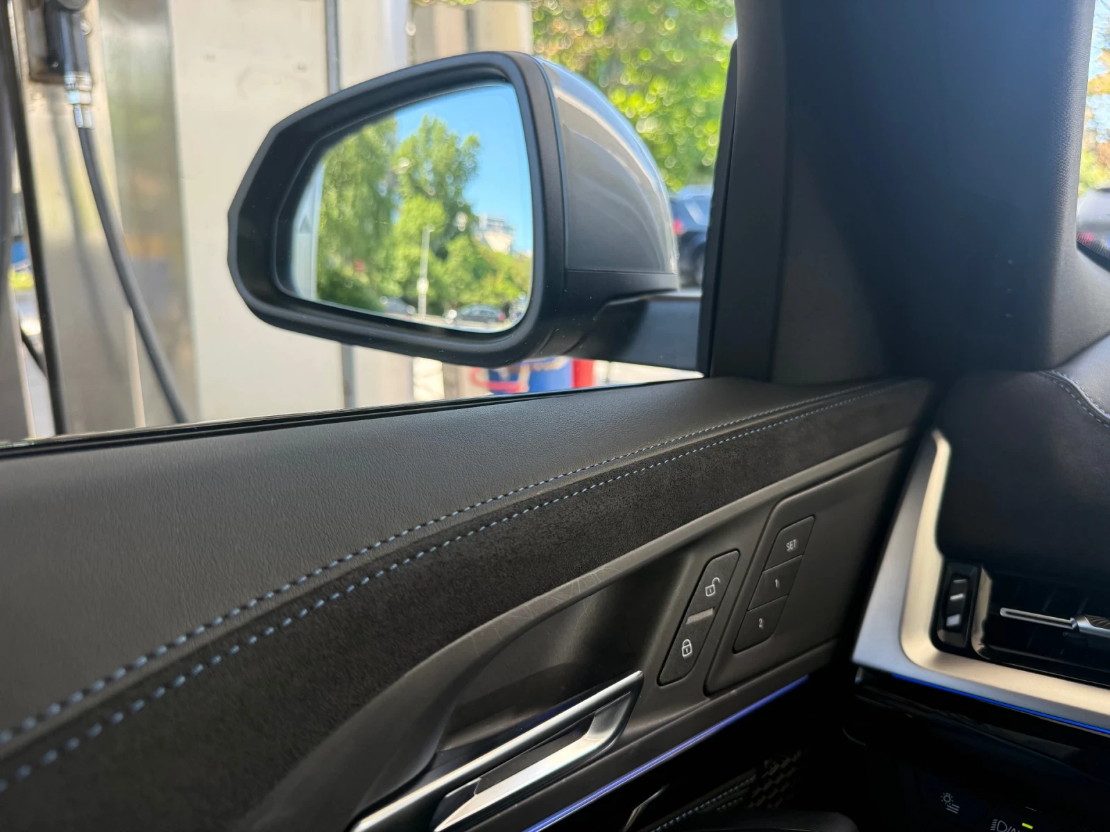 BMW iX2 Xdrive M, снимка 14 - Автомобили и джипове - 54718918