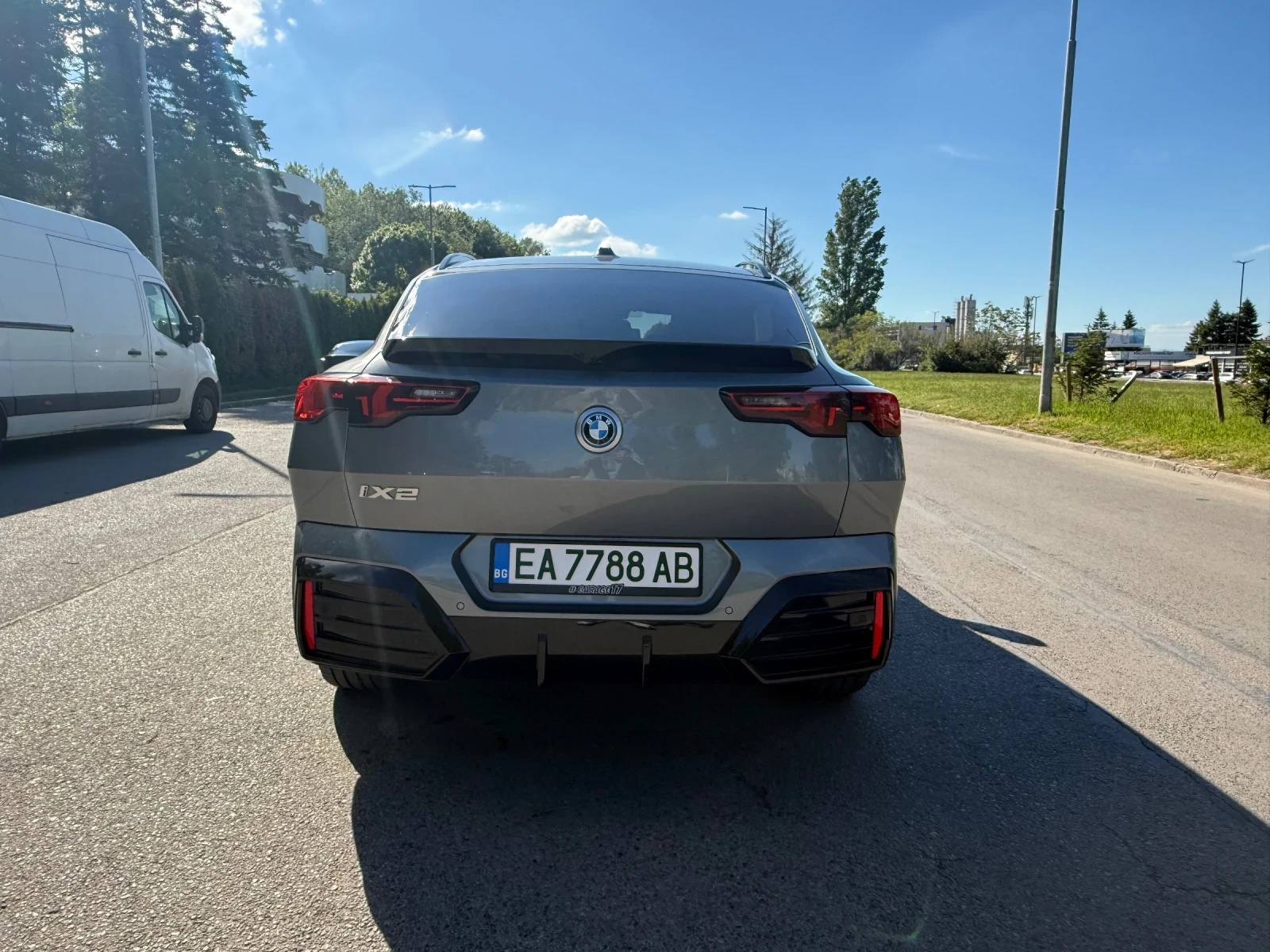 BMW iX2 Xdrive M, снимка 3 - Автомобили и джипове - 54718918