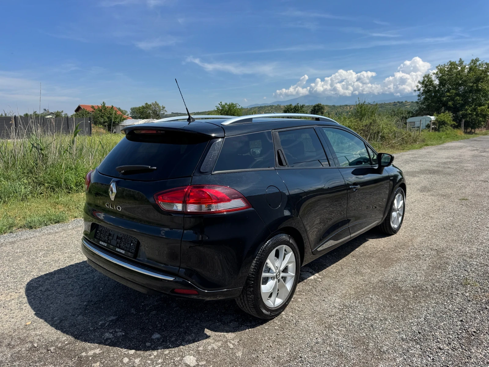 Renault Clio 1.2i * LIMITED* NAVI* SERVICE* , снимка 5 - Автомобили и джипове - 54760181