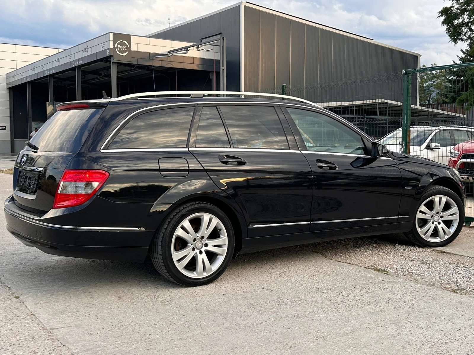 Mercedes-Benz C 180, снимка 5 - Автомобили и джипове - 54933069