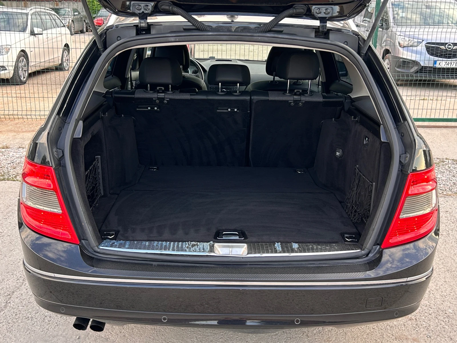 Mercedes-Benz C 180, снимка 4 - Автомобили и джипове - 54933069