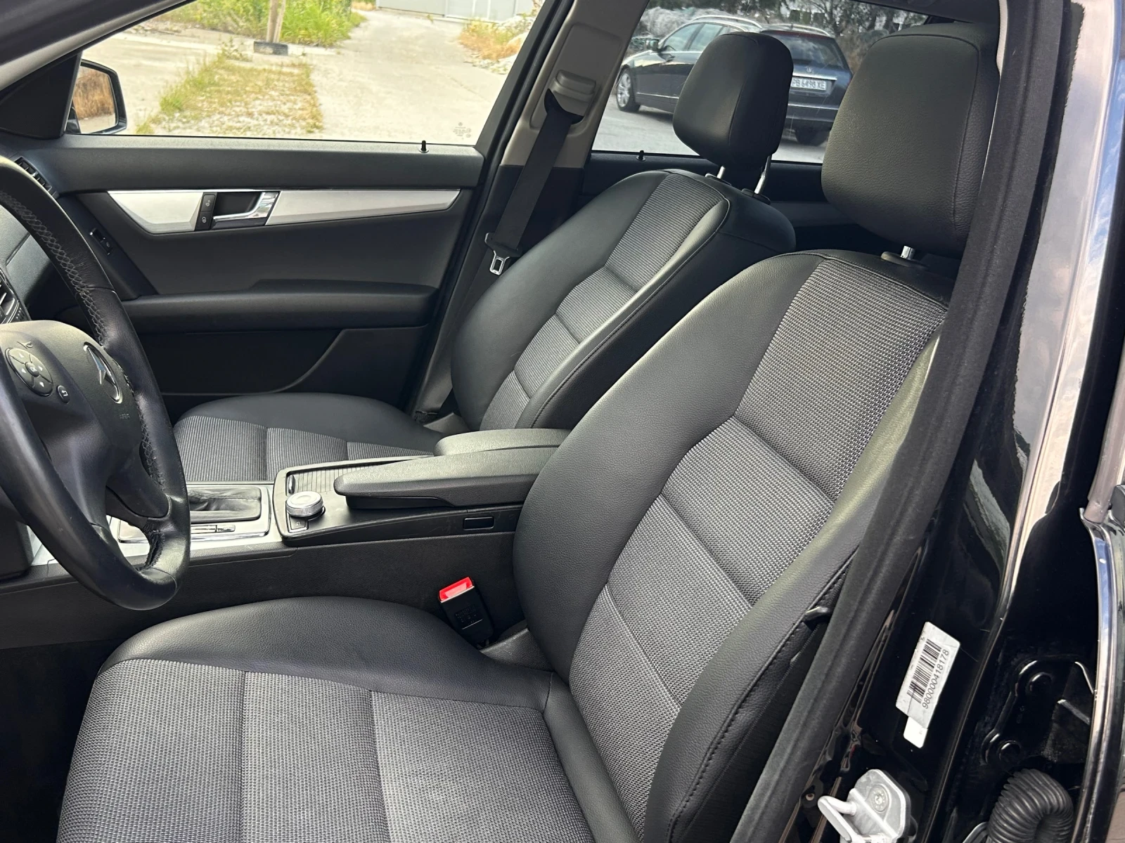 Mercedes-Benz C 180, снимка 14 - Автомобили и джипове - 54933069