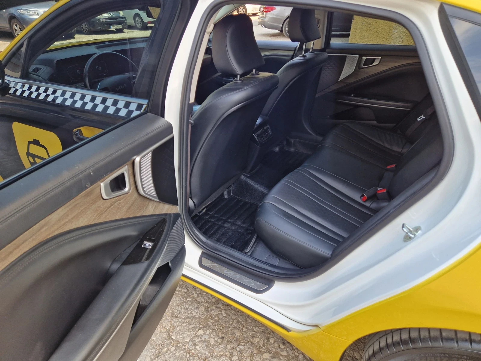 Kia K8 3.5бензин, 239к.с, ГАЗ, Евро 6 , снимка 9 - Автомобили и джипове - 55316544