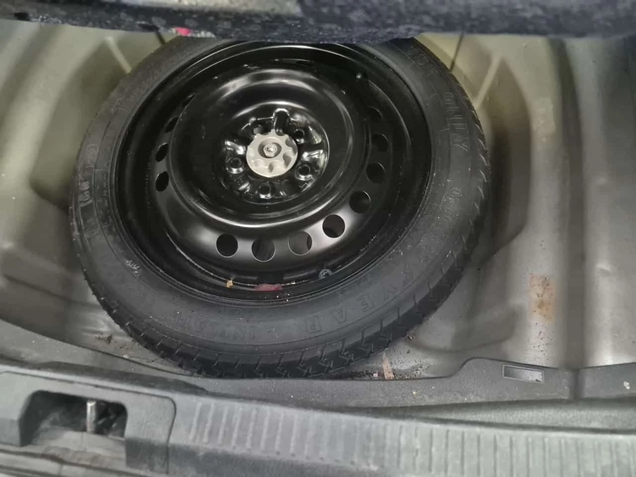 Toyota Camry * HYBRID SE * CARFAX * , снимка 13 - Автомобили и джипове - 55571155