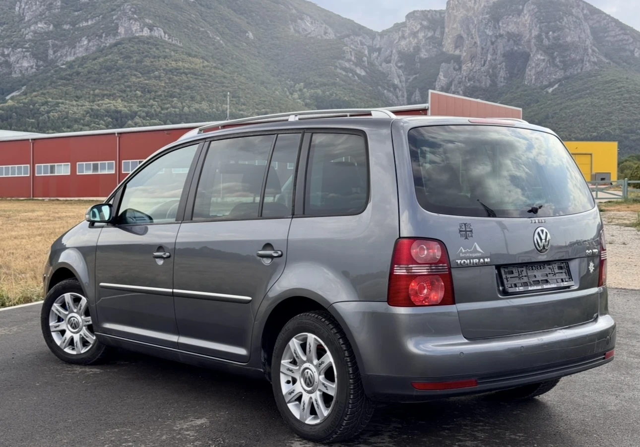 VW Touran 2.0TDI, снимка 4 - Автомобили и джипове - 55790928