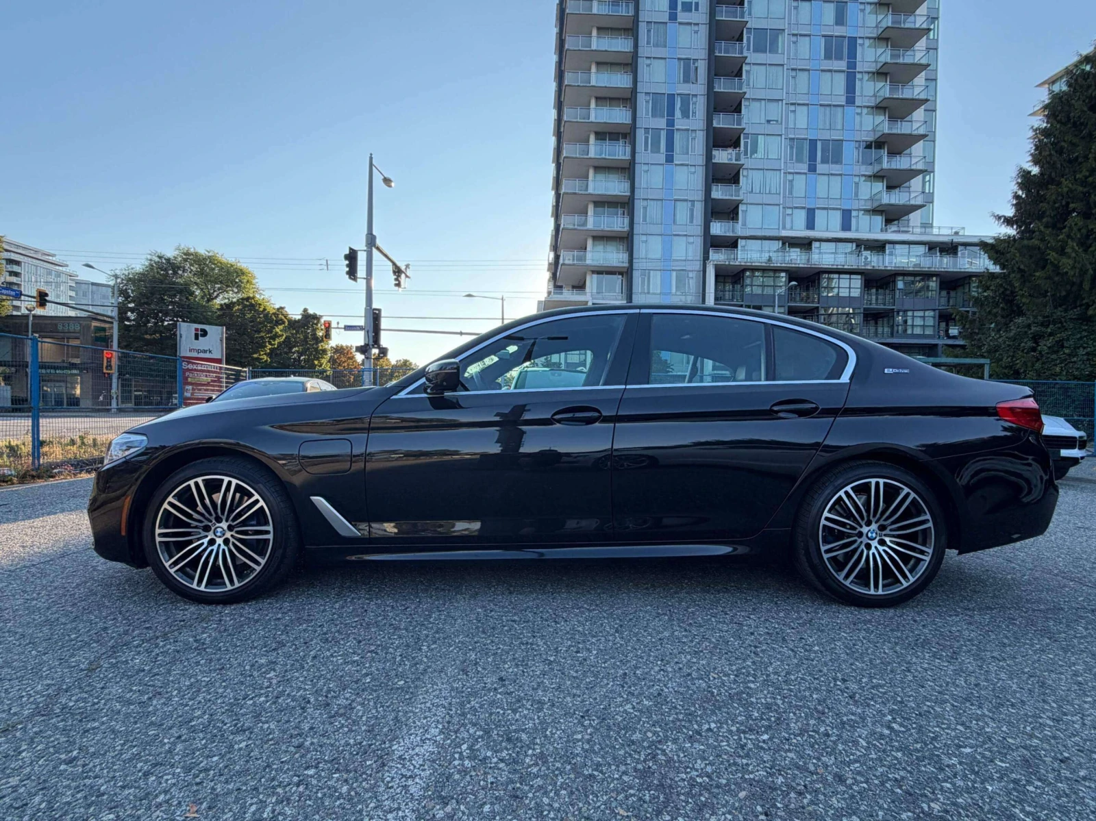 BMW 530E * xDrive * iPerformance * Фиксирана цена до БГ * , снимка 5 - Автомобили и джипове - 55938517