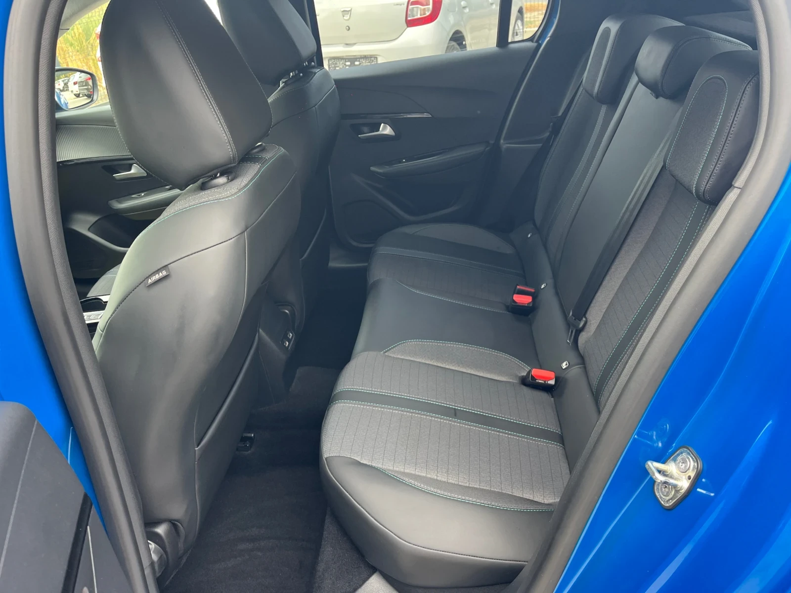Peugeot 208 1.5hdi, снимка 9 - Автомобили и джипове - 56224454
