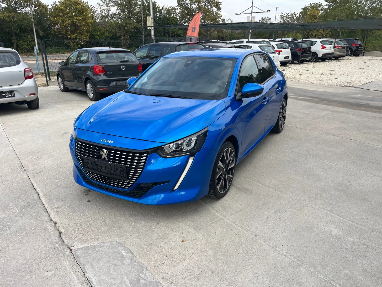 Peugeot 208 1.5hdi, снимка 16 - Автомобили и джипове - 56224454