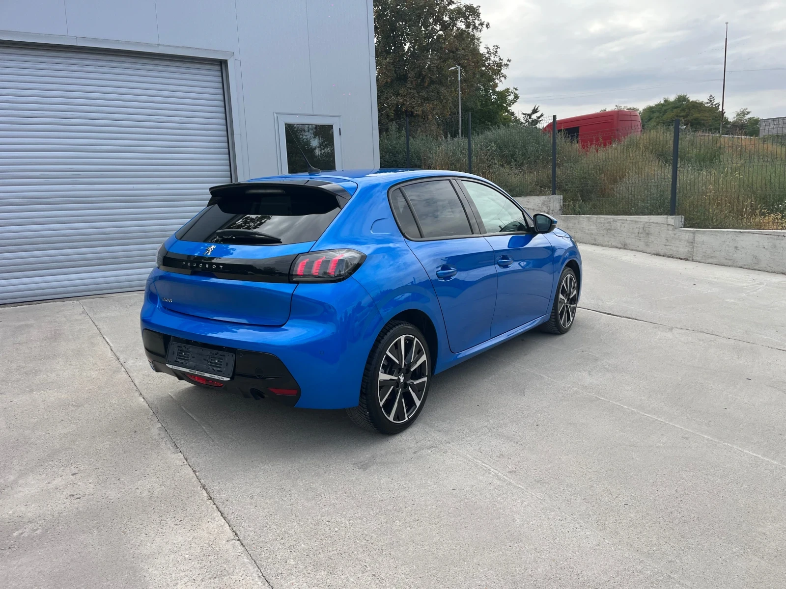 Peugeot 208 1.5hdi, снимка 5 - Автомобили и джипове - 56224454