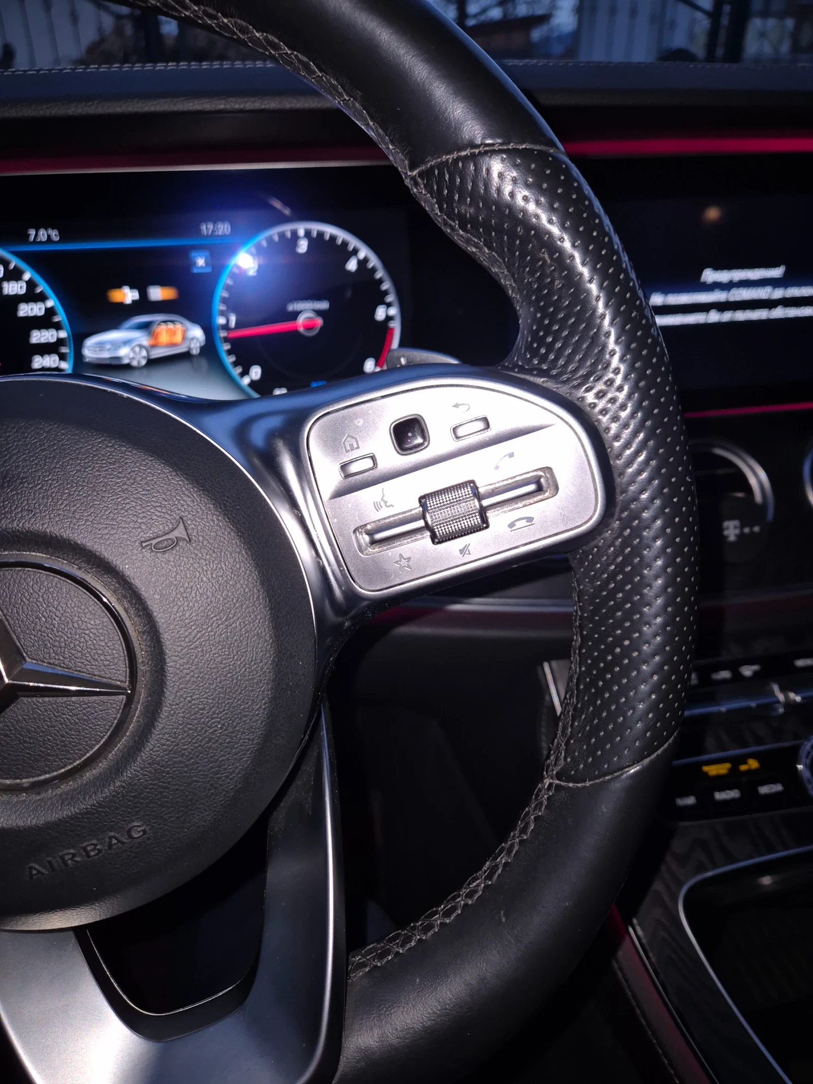 Mercedes-Benz E 220 2.2, снимка 14 - Автомобили и джипове - 56333152