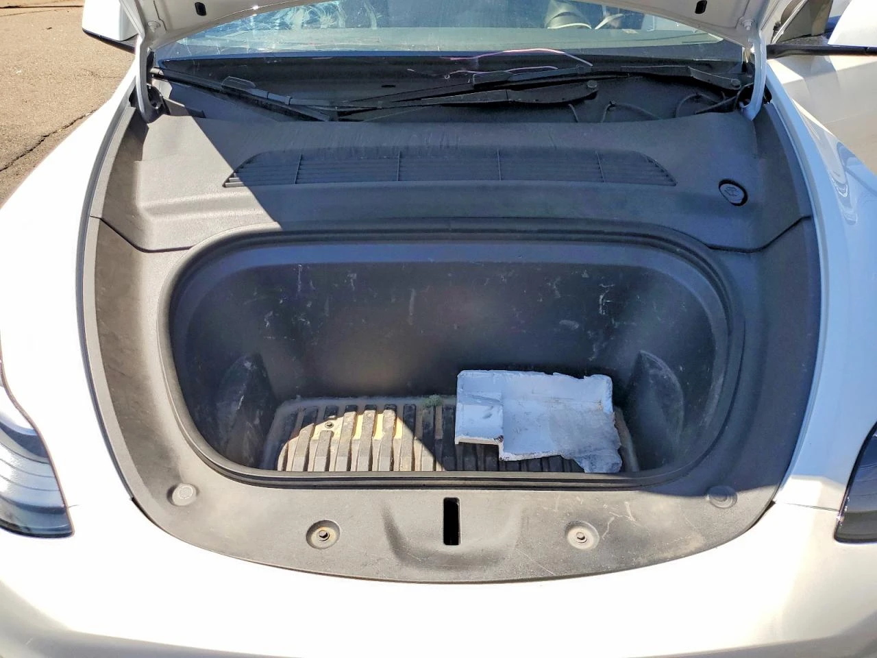 Tesla Model Y, снимка 11 - Автомобили и джипове - 56376492
