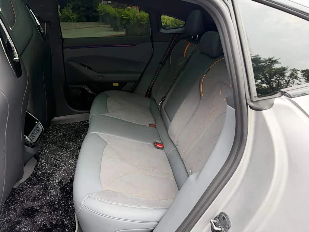 Xpeng P7, снимка 12 - Автомобили и джипове - 56700324
