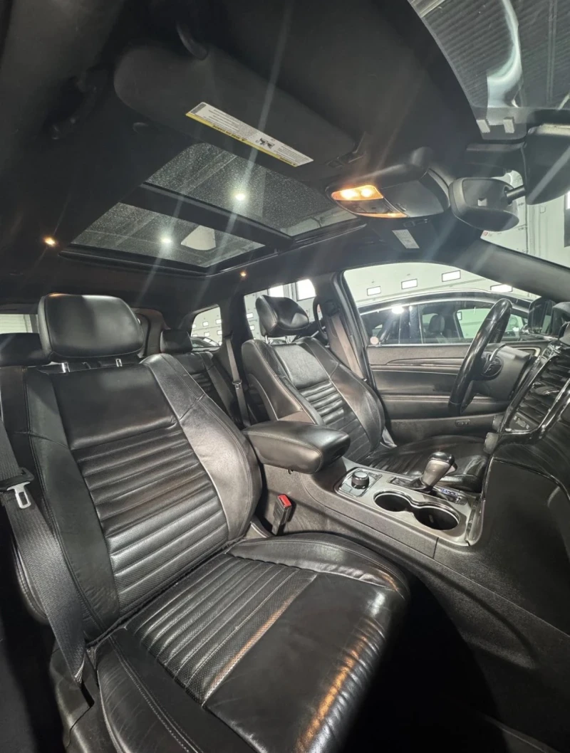 Jeep Grand cherokee 5.7 V8 * * КАМЕРА * * CARPLAY * * CARFAX * * , снимка 4 - Автомобили и джипове - 53116599