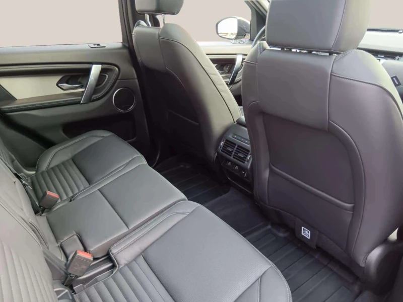 Land Rover Discovery Sport 1.5 I3 PHEV, снимка 9 - Автомобили и джипове - 53267687