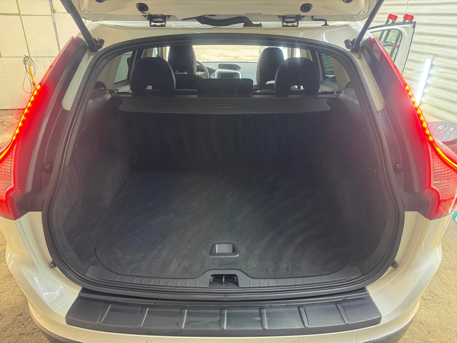 Volvo XC60 2, 4D D5 204k.c | Mobile.bg � ����������� 15