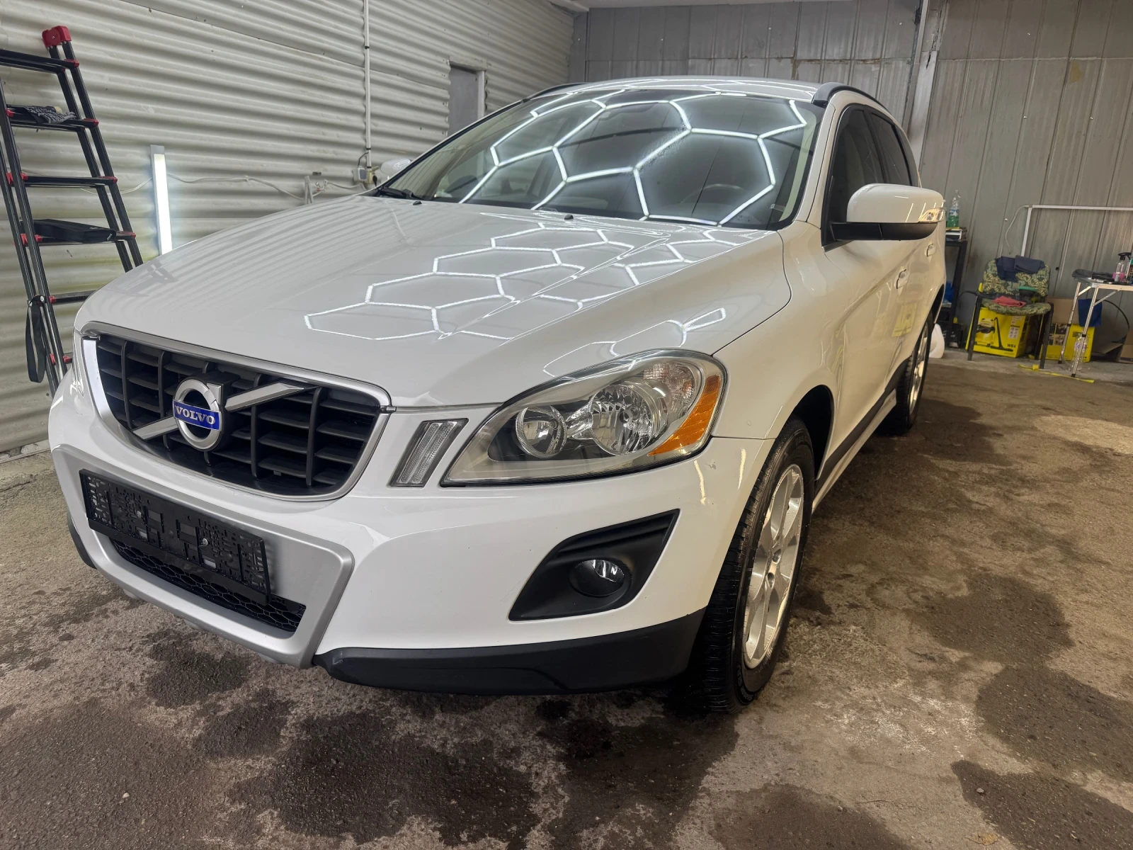 Volvo XC60 2, 4D D5 204k.c - изображение 7