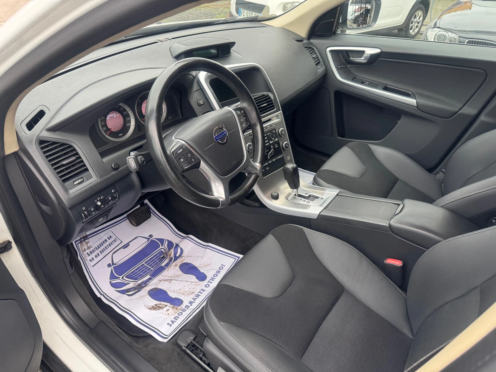 Volvo XC60 2, 4D D5 204k.c - изображение 10