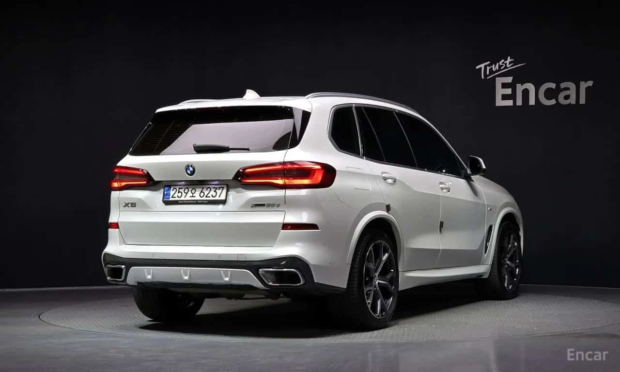 BMW X5 30D * M ПАКЕТ * ОБДУХВАНЕ * 360 * , снимка 2 - Автомобили и джипове - 56352059