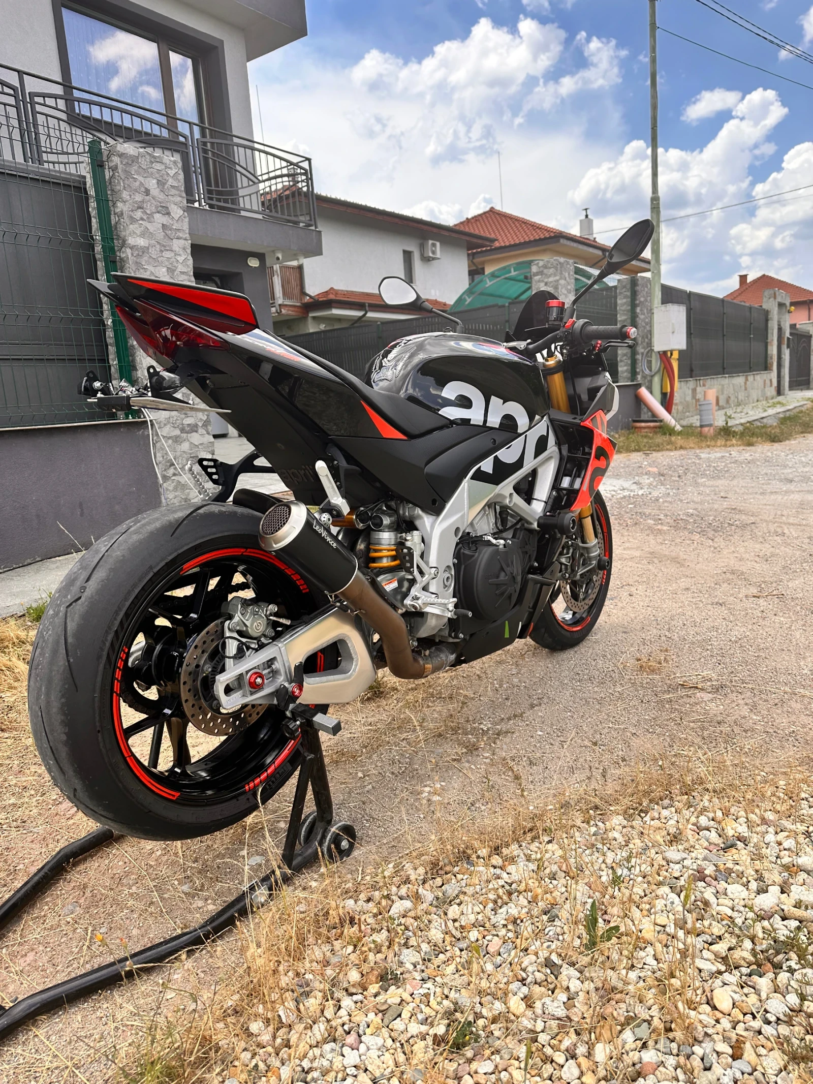 Aprilia Tuono V4 FACTORY 1100, снимка 4 - Мотоциклети и мототехника - 55100548