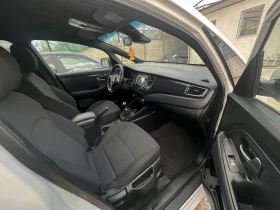 Kia Carens 1.7 CRDi, 7-места, Keyless, Задна Камера 6-скорост, снимка 11