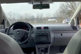 Обява за продажба на VW Touran 2.0TDI R-LINE DSG 7 МЕСТА КОЖЕН САЛОН  ~6 930 лв. - изображение 7 | Auto.bg Обява за продажба на VW Touran 2.0TDI R-LINE DSG 7 МЕСТА КОЖЕН САЛОН  ~6 930 лв. - изображение 7