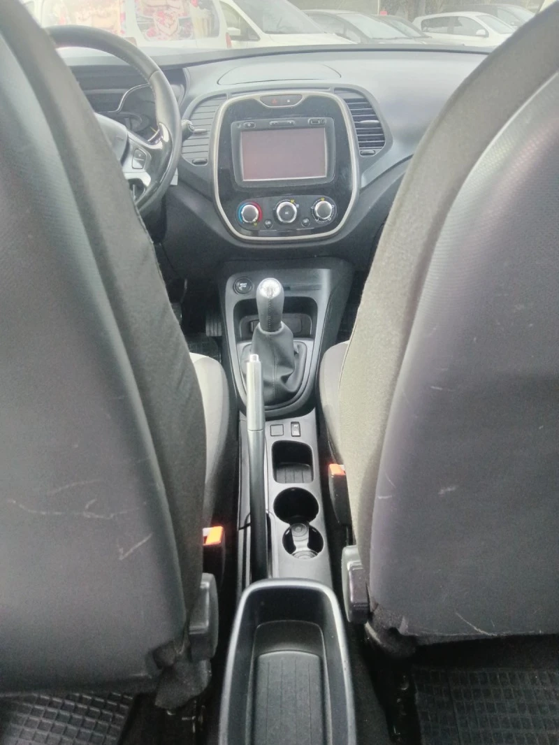 Renault Captur 1.6dci, снимка 8 - Автомобили и джипове - 49532064