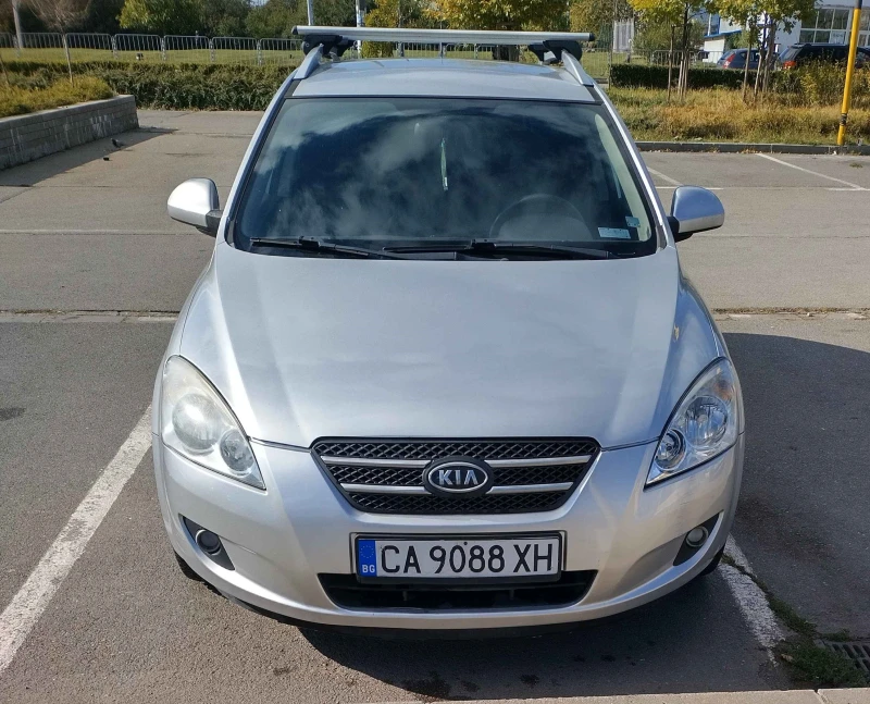 Kia Ceed 1.4 90кс, снимка 1 - Автомобили и джипове - 47497250