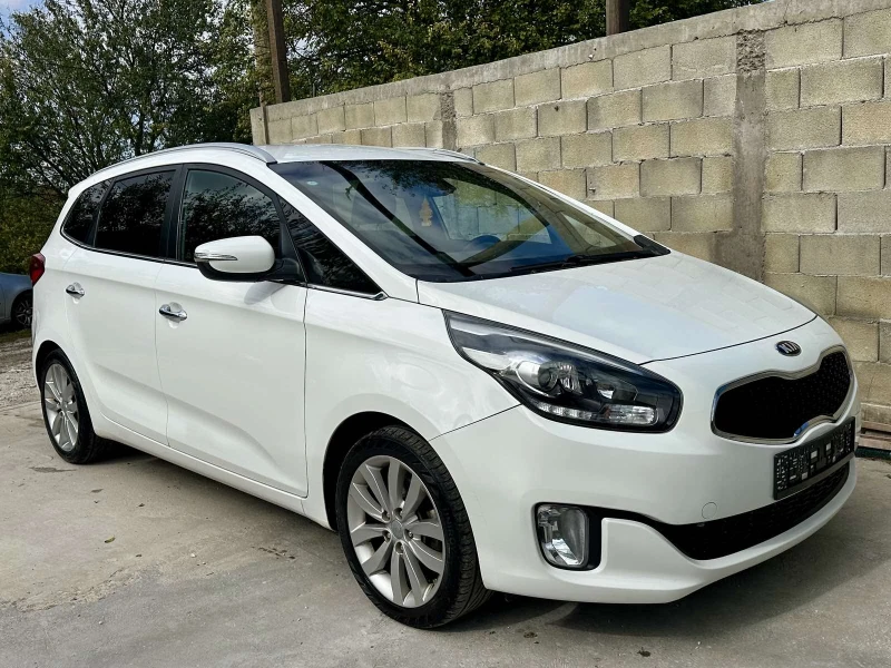Kia Carens 1.7 CRDi, 7-места, Keyless, Задна Камера 6-скорост, снимка 8 - Автомобили и джипове - 52042388