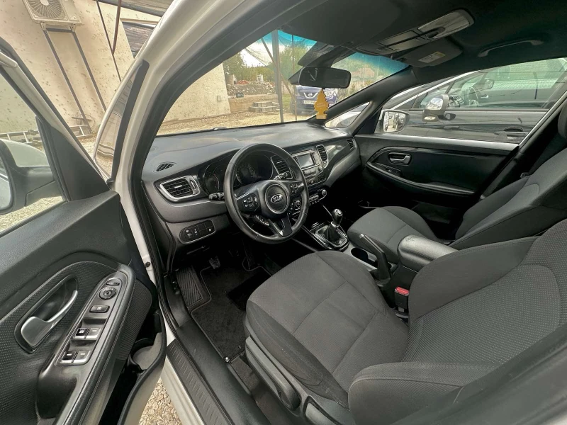 Kia Carens 1.7 CRDi, 7-места, Keyless, Задна Камера 6-скорост, снимка 10 - Автомобили и джипове - 52042388