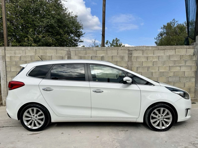 Kia Carens 1.7 CRDi, 7-места, Keyless, Задна Камера 6-скорост, снимка 7 - Автомобили и джипове - 52042388