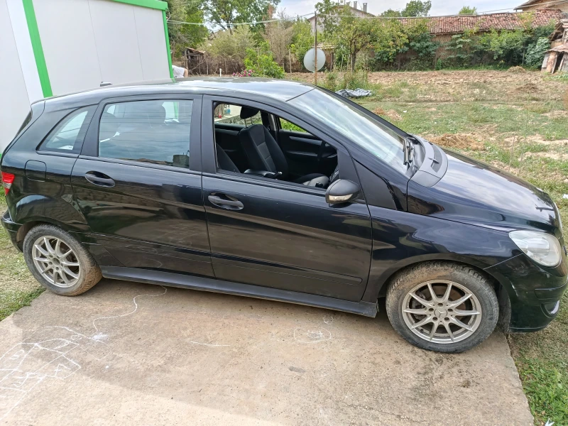 Mercedes-Benz B 180, снимка 2 - Автомобили и джипове - 52180349