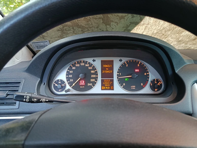 Mercedes-Benz B 180, снимка 9 - Автомобили и джипове - 52180349