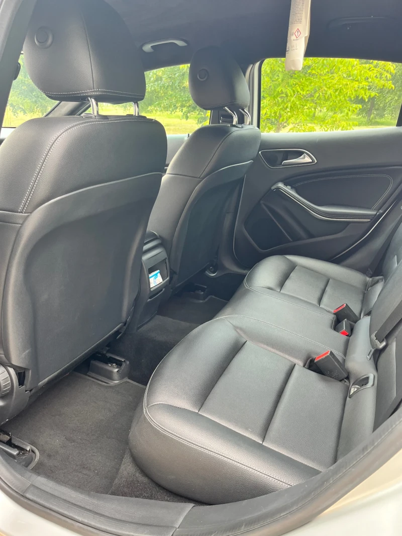 Mercedes-Benz GLA 180, снимка 14 - Автомобили и джипове - 52515275