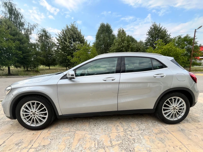 Mercedes-Benz GLA 180, снимка 5 - Автомобили и джипове - 52515275