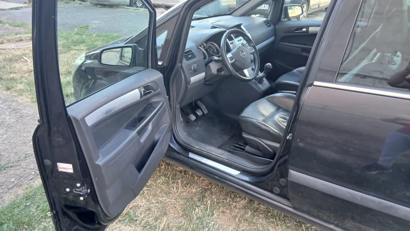 Opel Zafira 1.9 TDCI 120HP, снимка 17 - Автомобили и джипове - 52638171