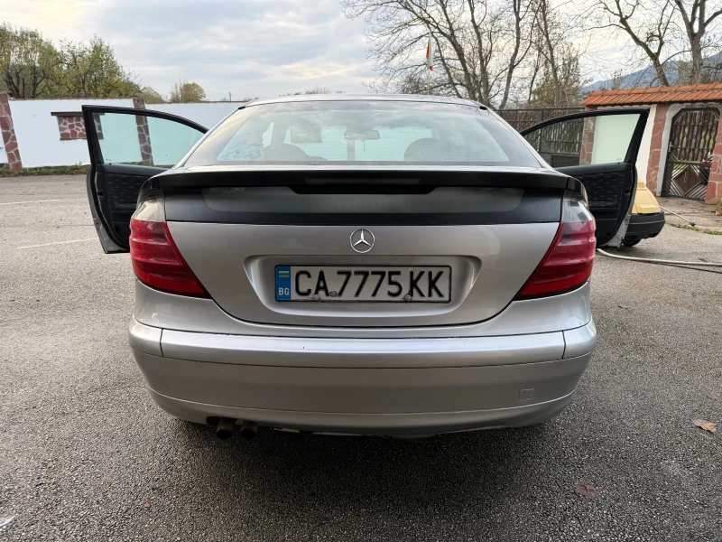 Mercedes-Benz C 180 W 203 Coupe, снимка 6 - Автомобили и джипове - 52730003