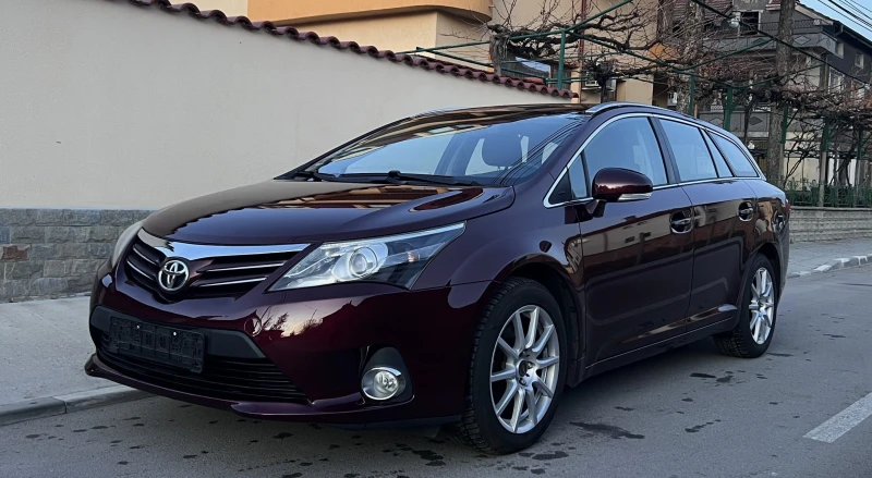 Toyota Avensis 2.2 D-4D , снимка 2 - Автомобили и джипове - 52852133