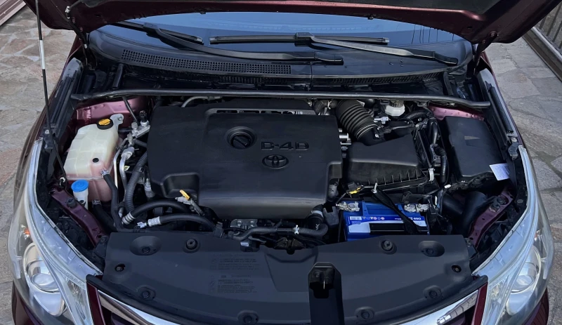 Toyota Avensis 2.2 D-4D , снимка 15 - Автомобили и джипове - 52852133