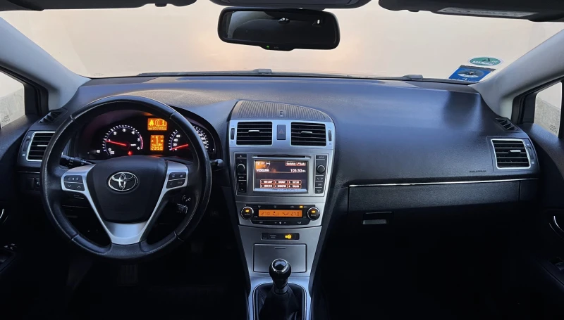 Toyota Avensis 2.2 D-4D , снимка 9 - Автомобили и джипове - 52852133