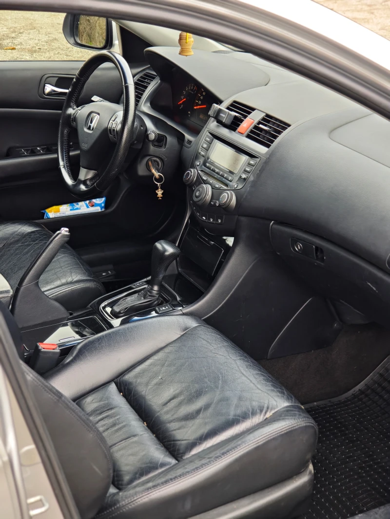 Honda Accord 2.4EXECUTIVE, снимка 10 - Автомобили и джипове - 52859442